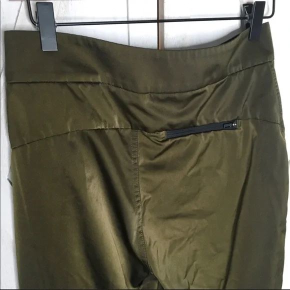 Athleta Radiant High Rise Radiant Zipper Jogger Pant Tortuga Olive Green 8P - Picture 6 of 10